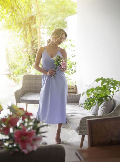 Imagen de Vestido escote en V lila