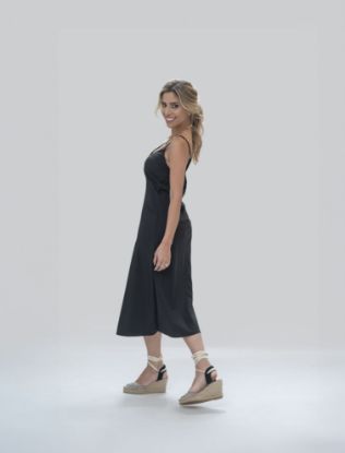 Imagen de Vestido escote en V negro